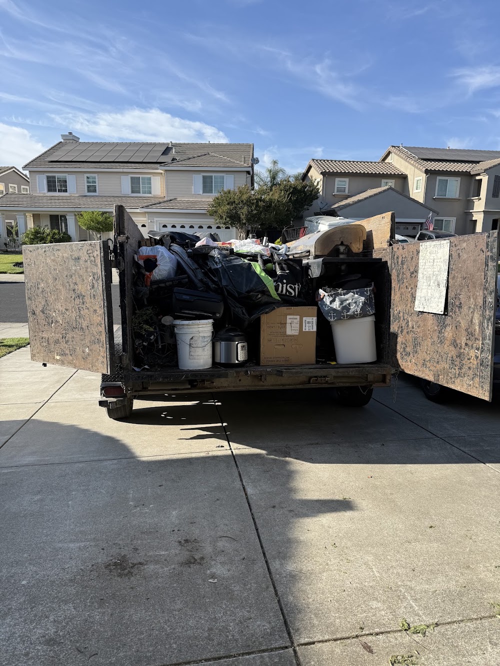 Hunts Hauling & Junk Removal LLC junk removal