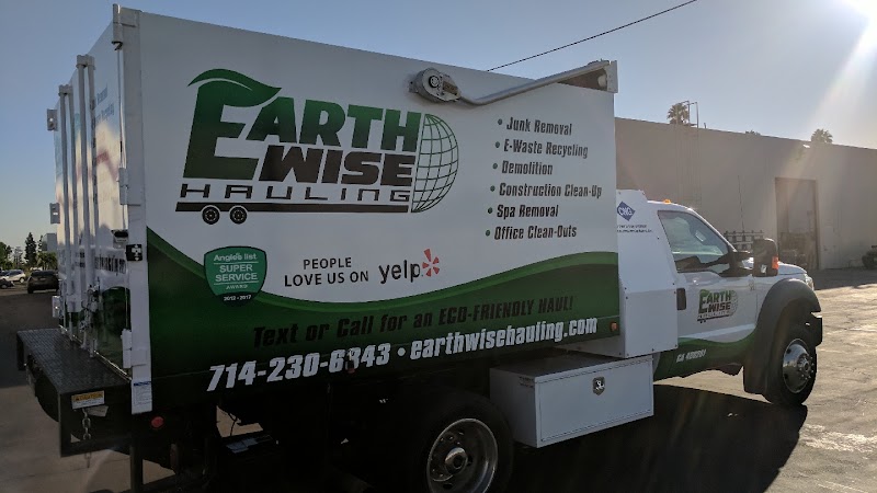 EarthWise Hauling Long Beach junk removal