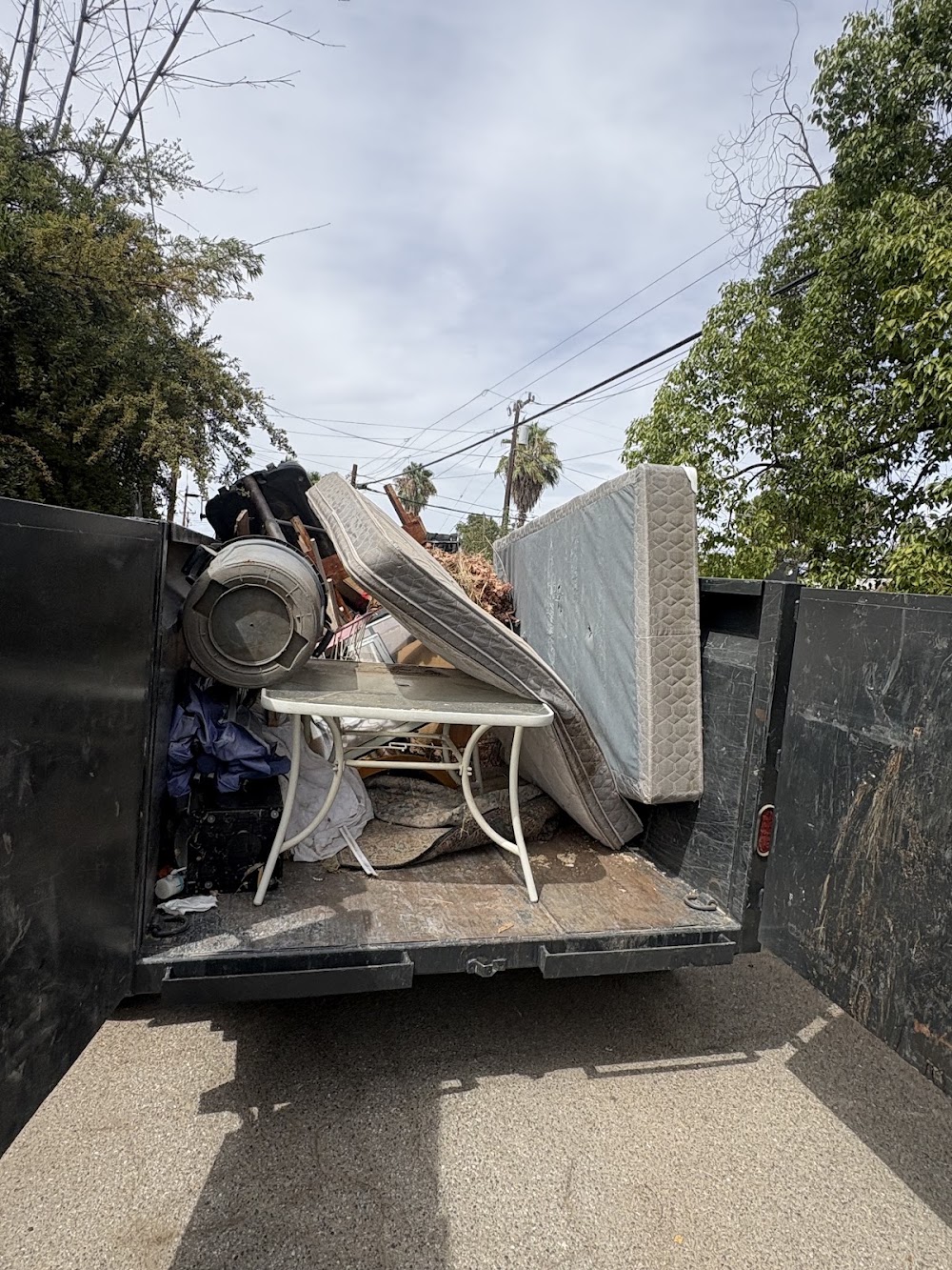 Maran-ata Cleanups junk removal
