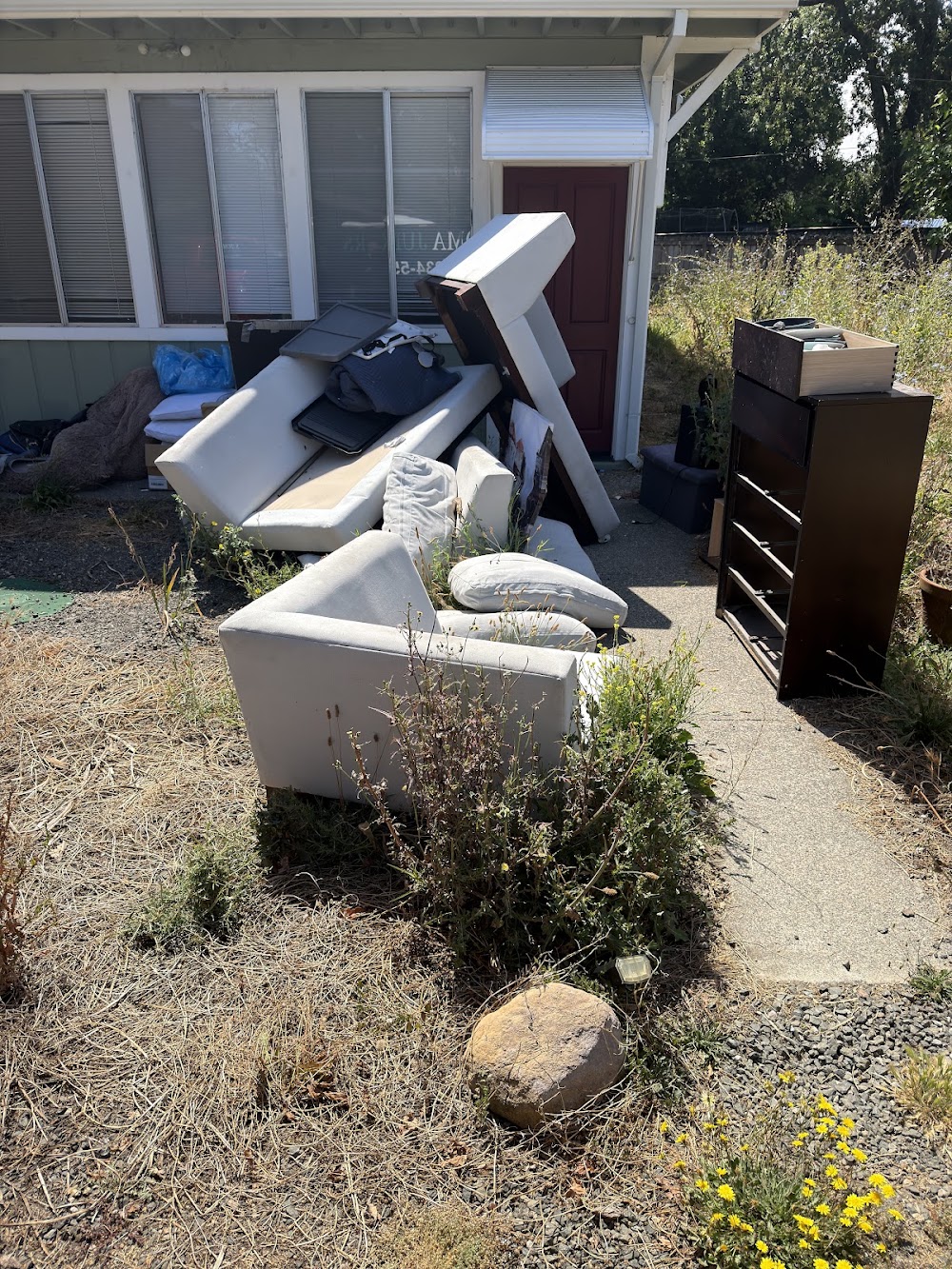 Sonoma Junkers junk removal