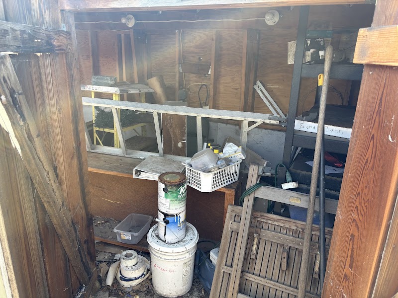 Compas Hauling junk removal