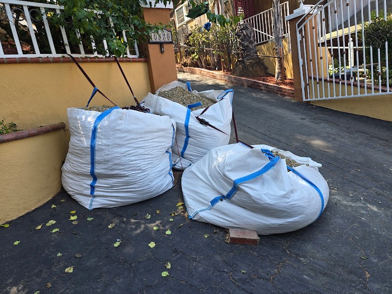 DeClutterXperts junk removal