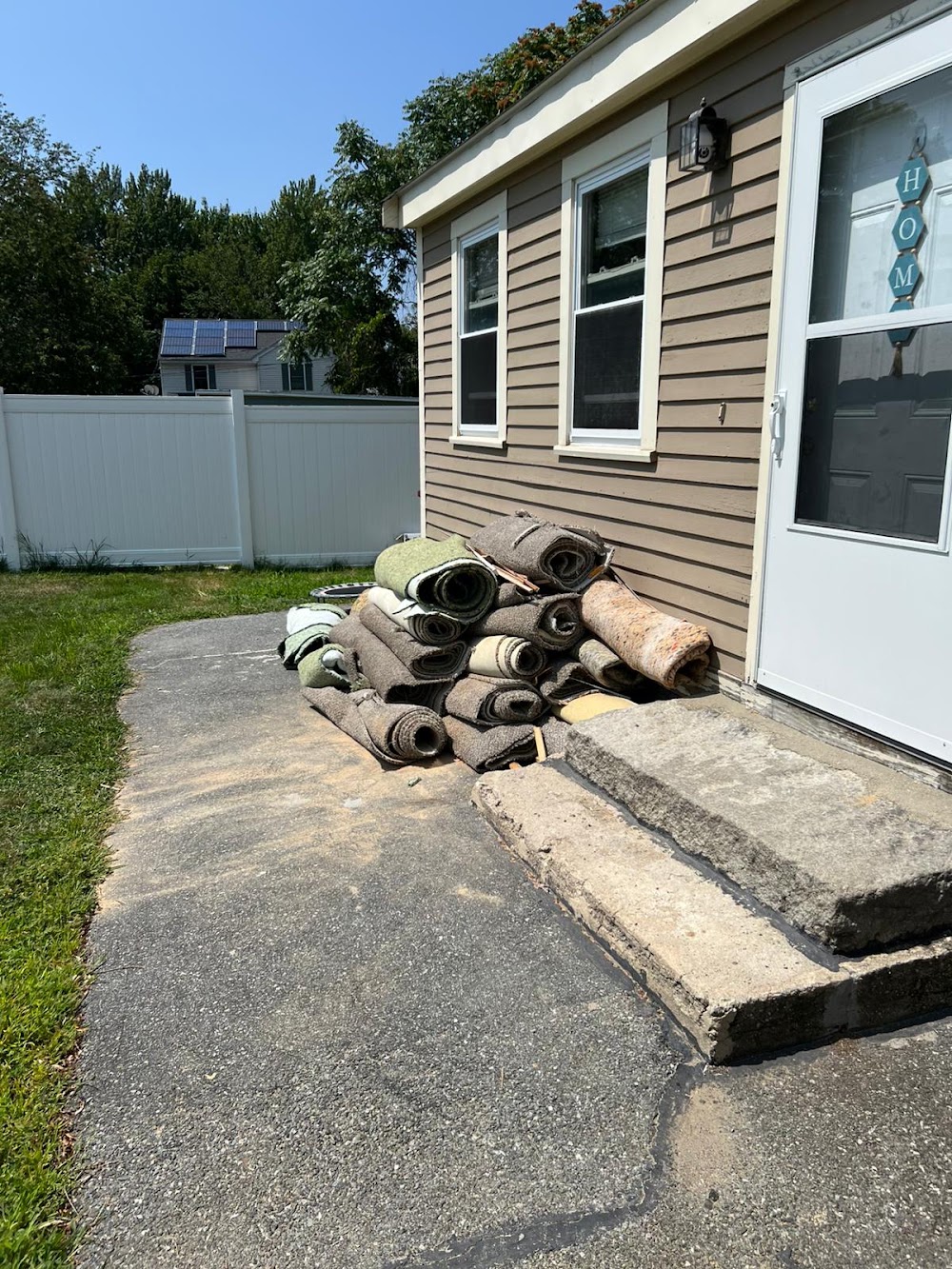 D'Reyna Handyman and Trash Removal junk removal