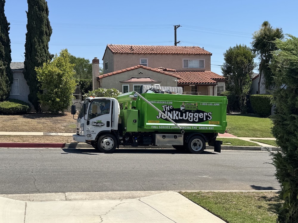The Junkluggers of Crenshaw junk removal