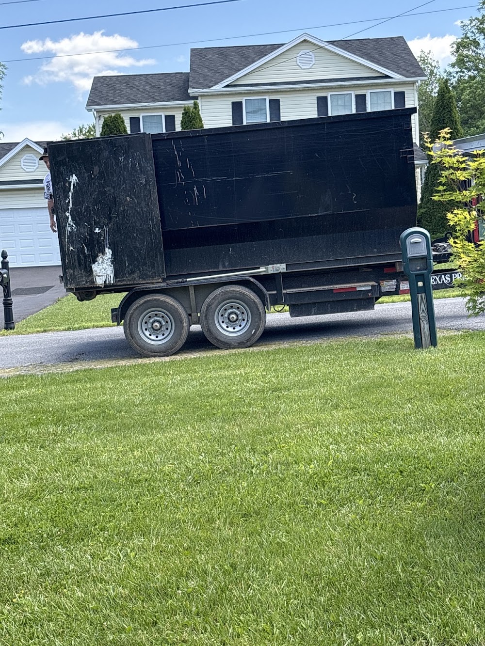 Dumpin' Junk junk removal