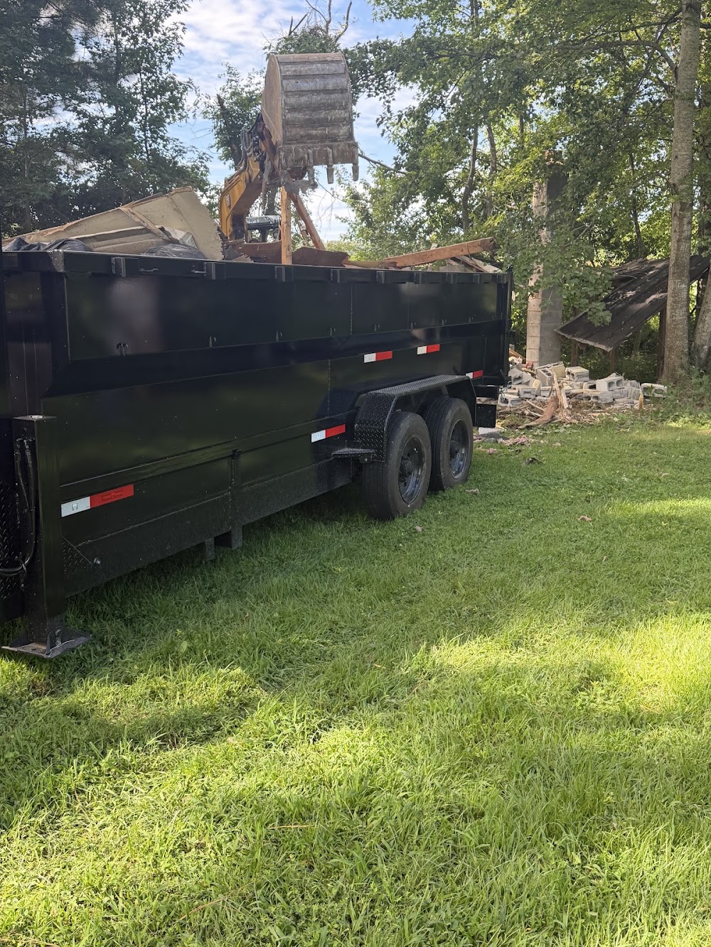 Dodsons Hauling Services LLC junk removal