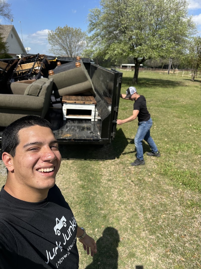 Junk Junkies Texoma junk removal
