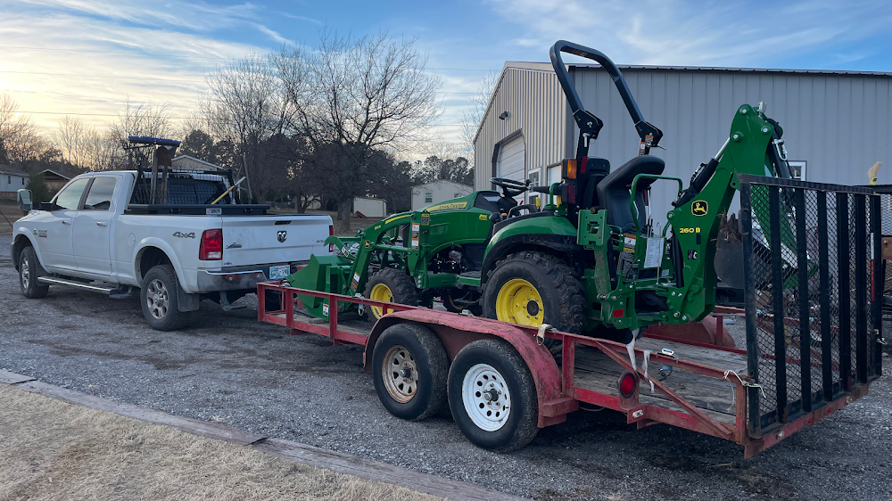 TE Tractor and Hauling LLC junk removal