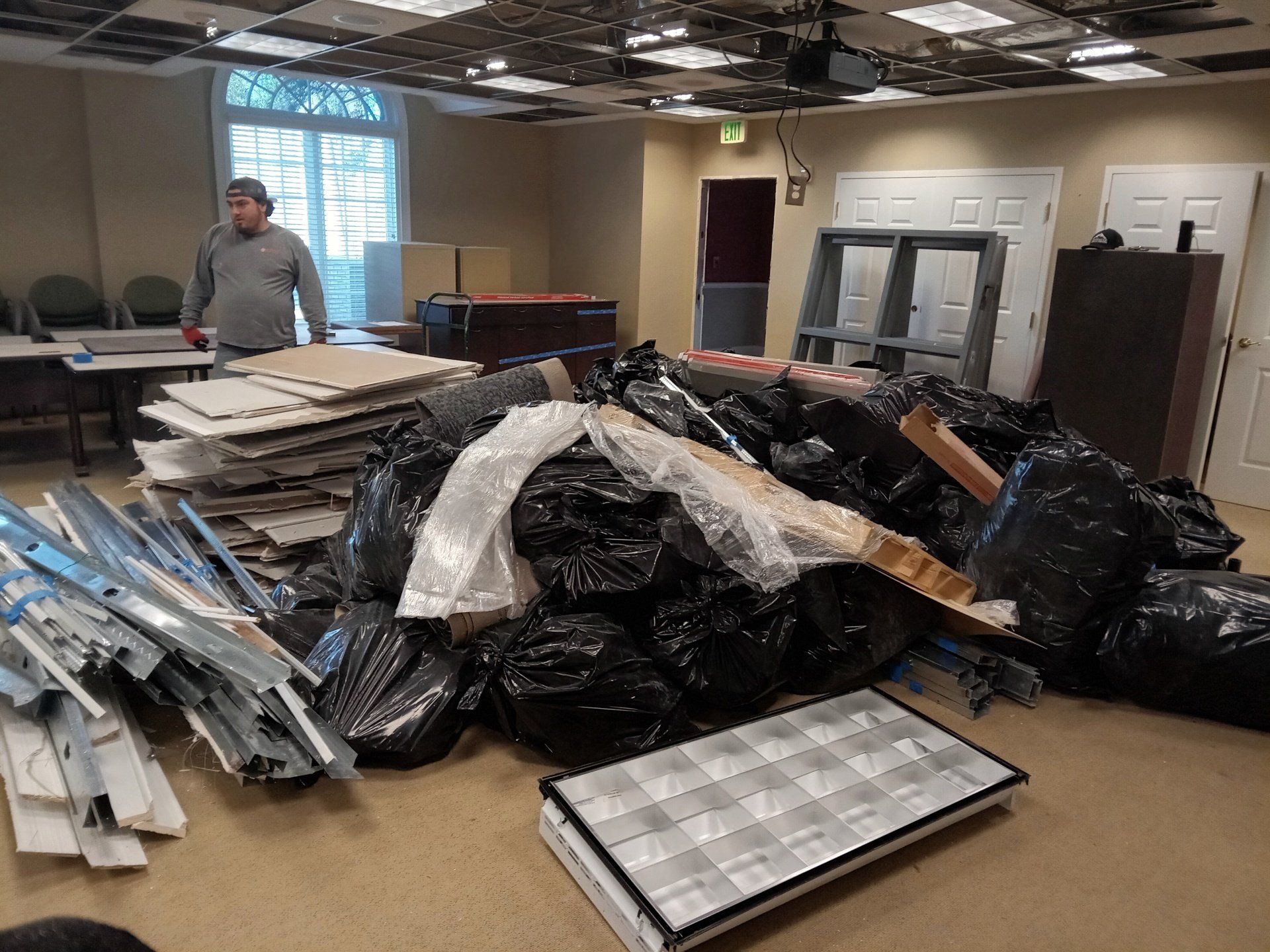 Pinnacle Removal Services LLC junk removal
